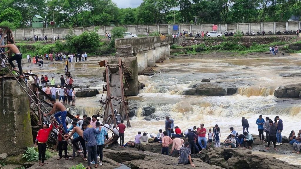 Pune Bridge Collapse